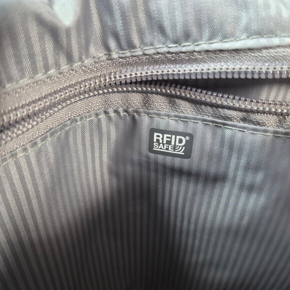 * SOLD* Pacsafe Metrosafe LS250 Crossbody Bag Khaki Anti Theft RFID Blocking - Picture 13 of 16